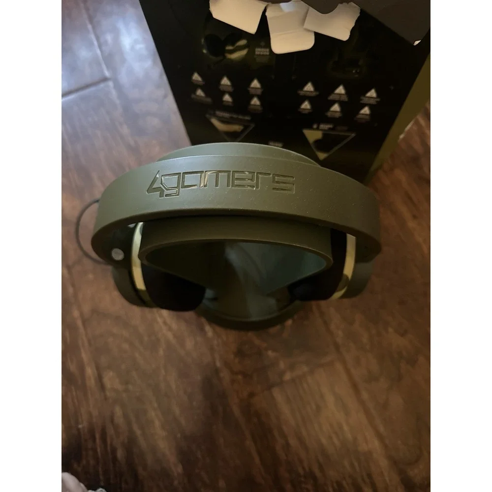 PC Accessory: Wired Headset - 4Gamers Panther Headset with Stand - Wave Forest: